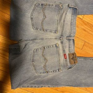 Wrangler straight leg jeans